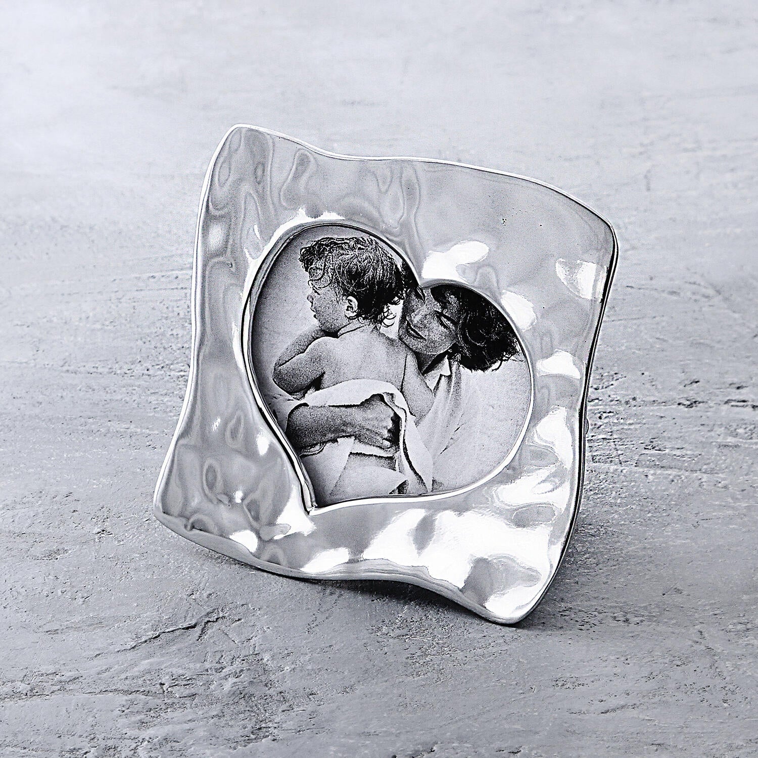 Beatriz Ball Curved Heart Frame - Thumbnail 3