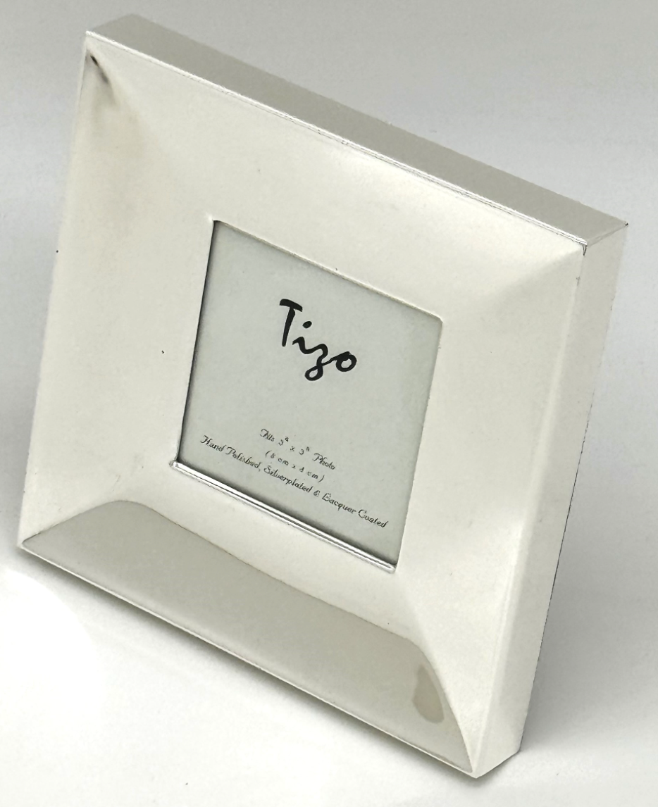 Wide Dimensional Silverplate Frame